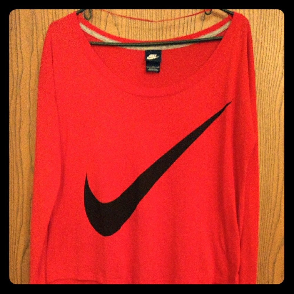 Women's high/low Nike top