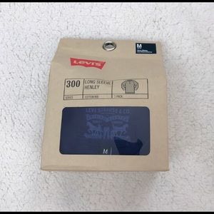 Levi's 300 series long sleeve Henley in navy. M