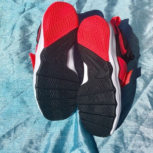 Nike girls shoes!! - Picture 4 of 5