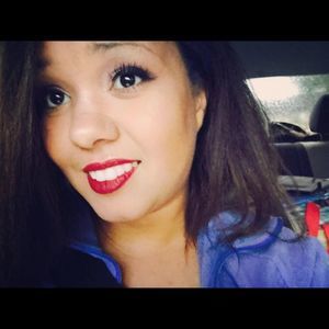 Meet your Posher, Deborah