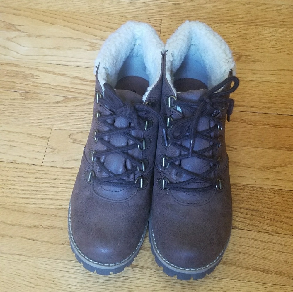 Cliffs by White Mountains Hiking/Winter Boots