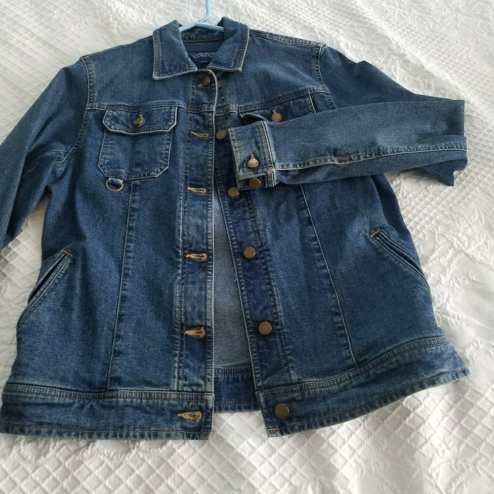 SALE Denim jacket. Jones New York Signature. Smal