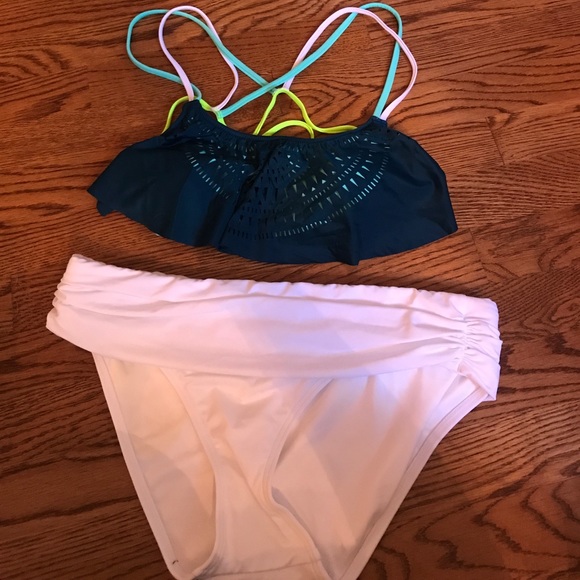 Victoria's Secret PINK Bikini with white bottoms - Picture 1 of 8
