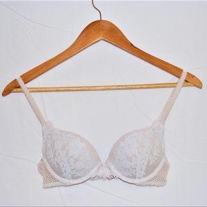 Victoria's Secret Cream Lace Push-Up Bra 32B