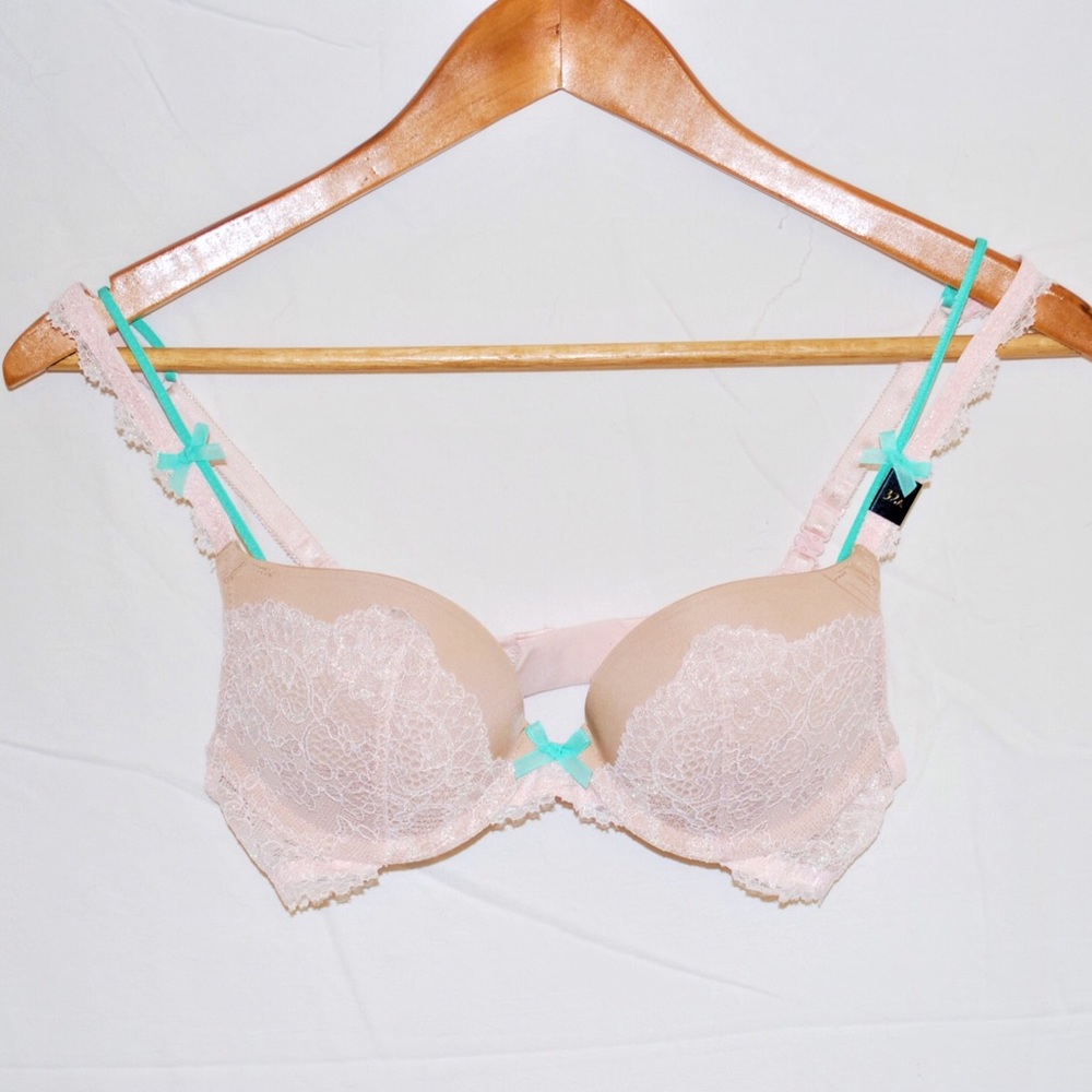 NWT Victoria's Secret Tope Lace Push-up Bra 32A