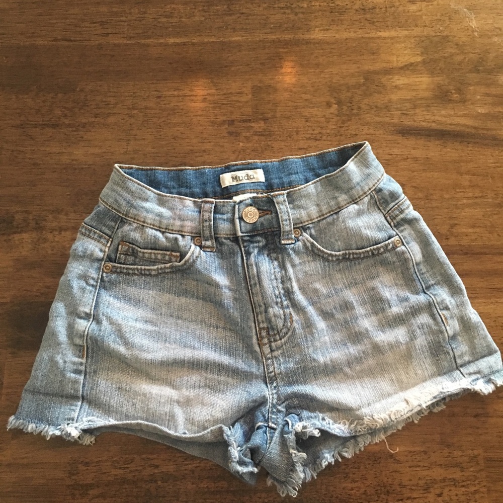 SOLD Mudd jean Shorts size 0