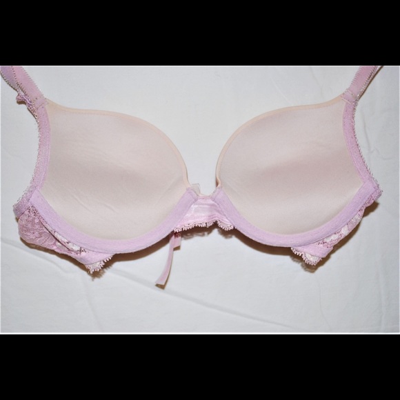 ❤️SOLD❤️ Victoria's Secret Cream Pink Lace Bra - Picture 4 of 5