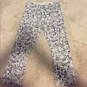 Lululemon cropped leggings