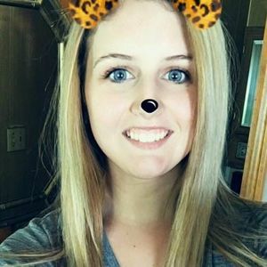 Meet your Posher, Brittney