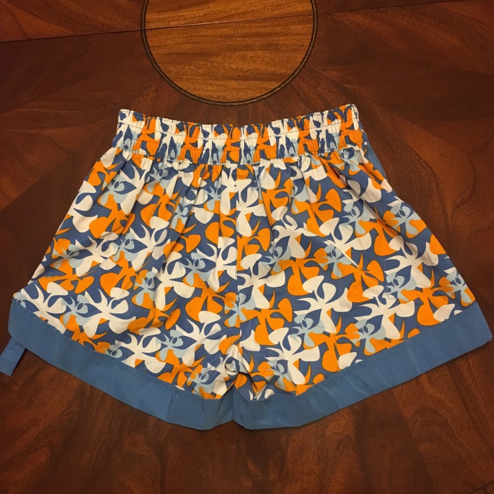 Girls active Nike Shorts Large NWT - Picture 2 of 8