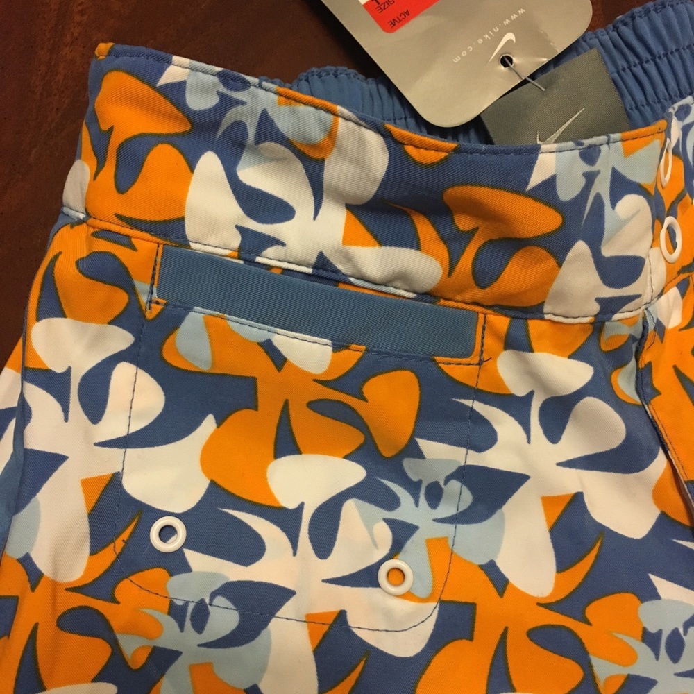 Girls active Nike Shorts Large NWT - Picture 5 of 8