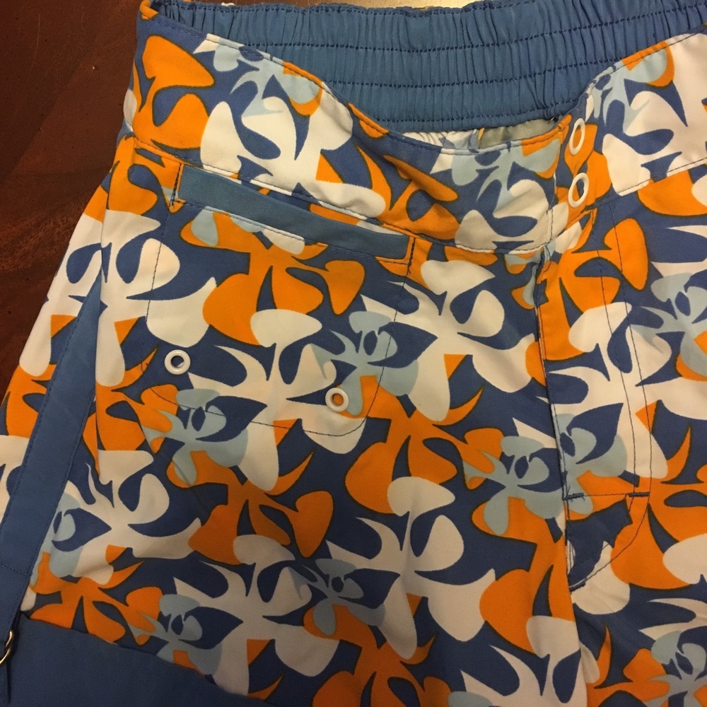 Girls active Nike Shorts Large NWT - Picture 7 of 8
