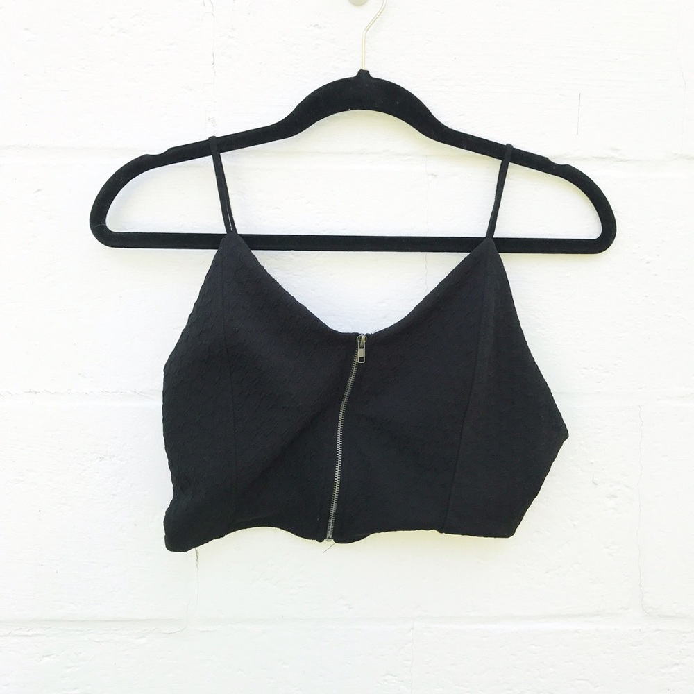 UO zip up crop tank