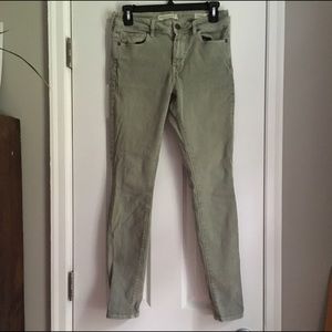 Bullhead High Waisted Olive Jeans