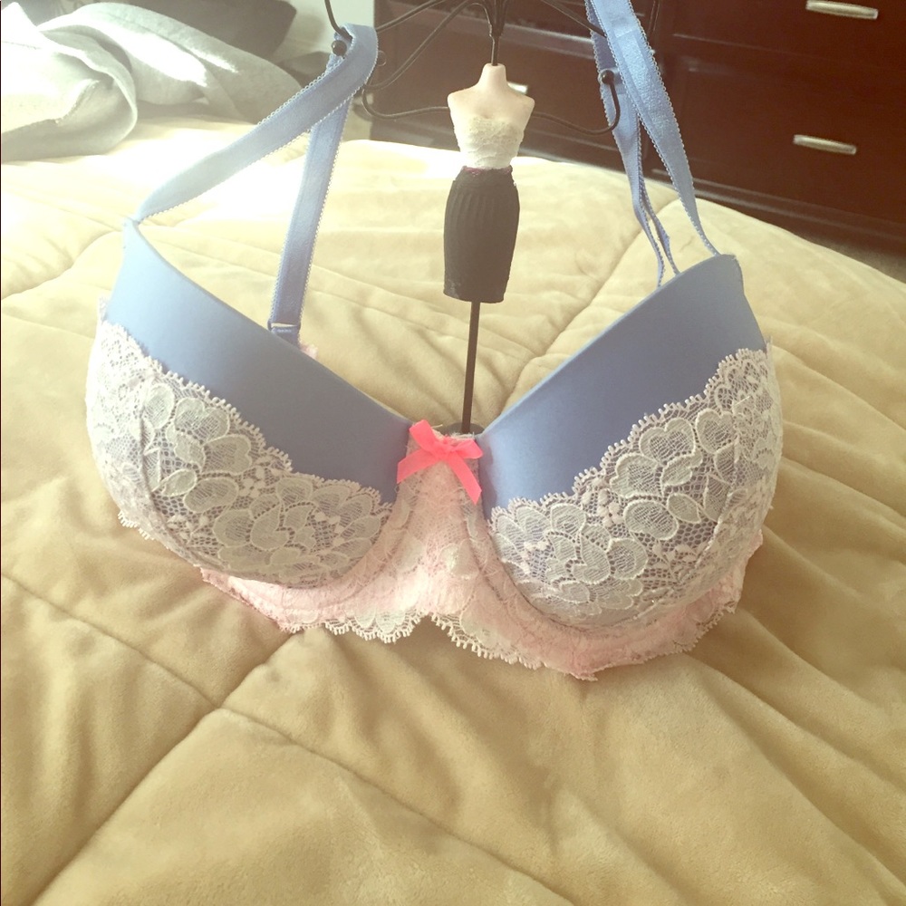 Lace push up bra slightly padded