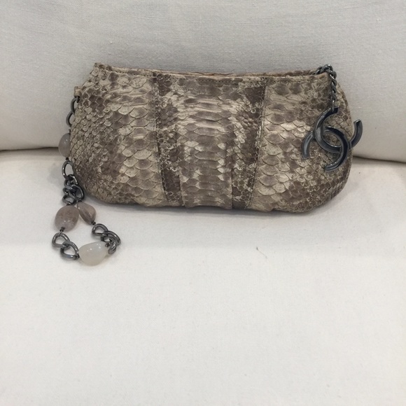 Authentic CHANEL Python clutch - Picture 2 of 3