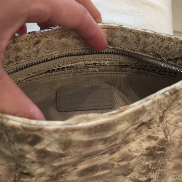Authentic CHANEL Python clutch - Picture 3 of 3