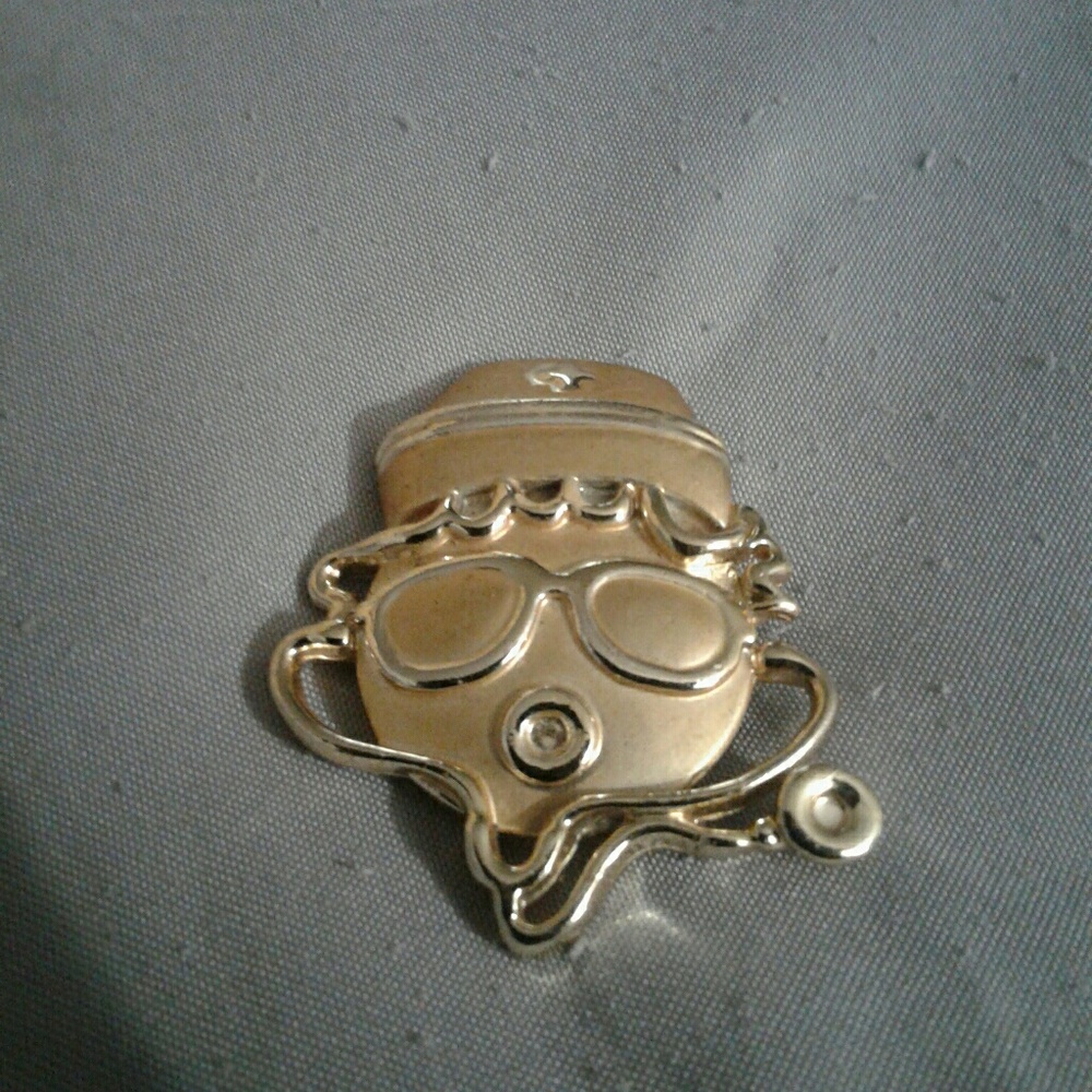 Brooch
