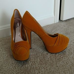 *Brand New* Mustard Heels