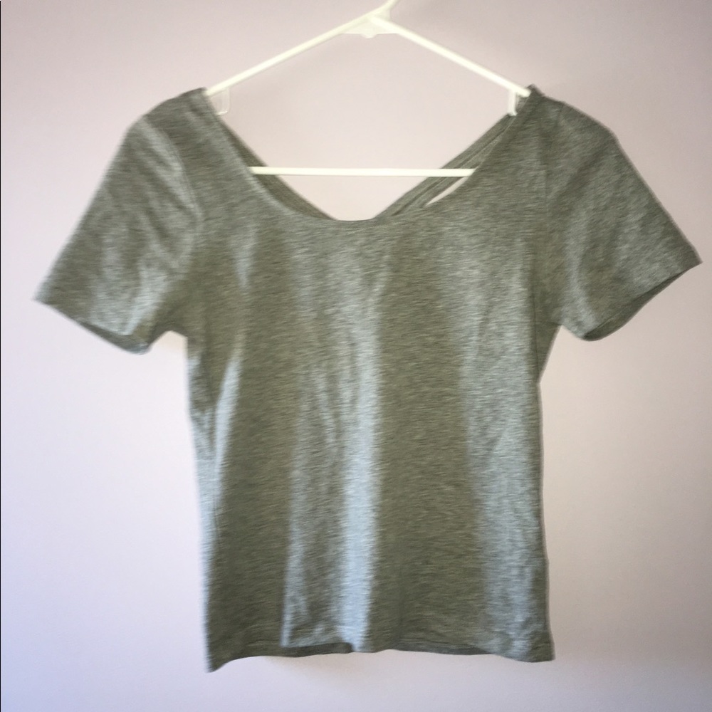 Cropped Aeropostale Shirt