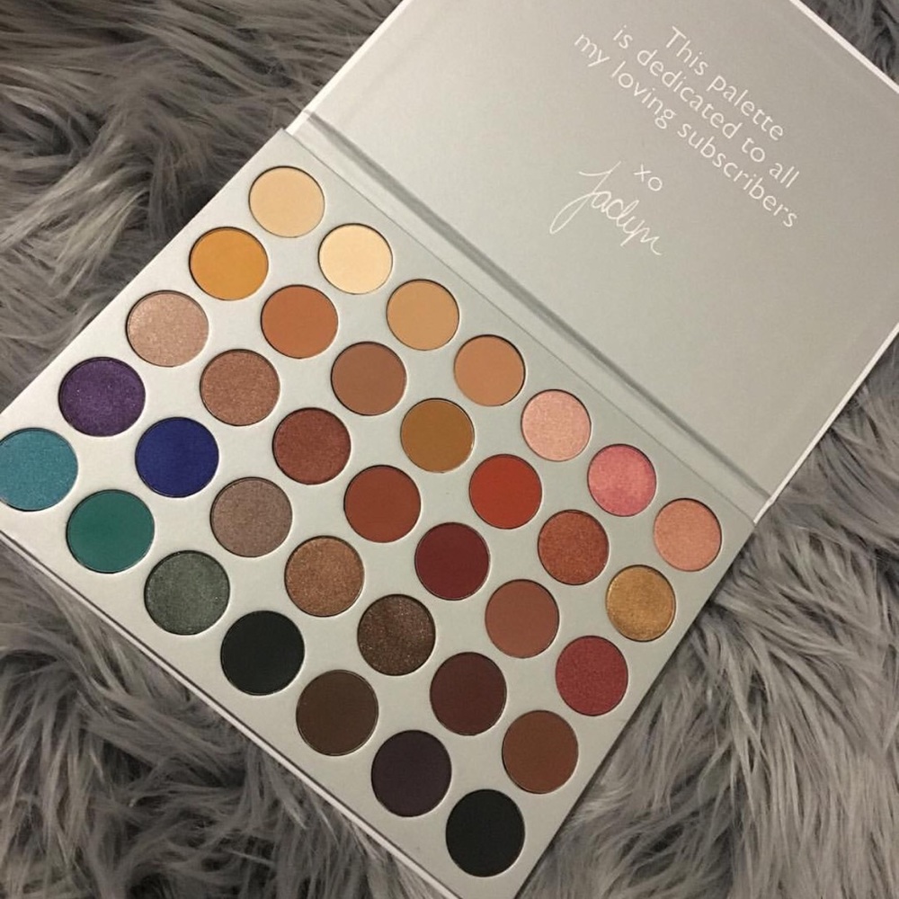Jaclyn hill x Morphe brushes palette