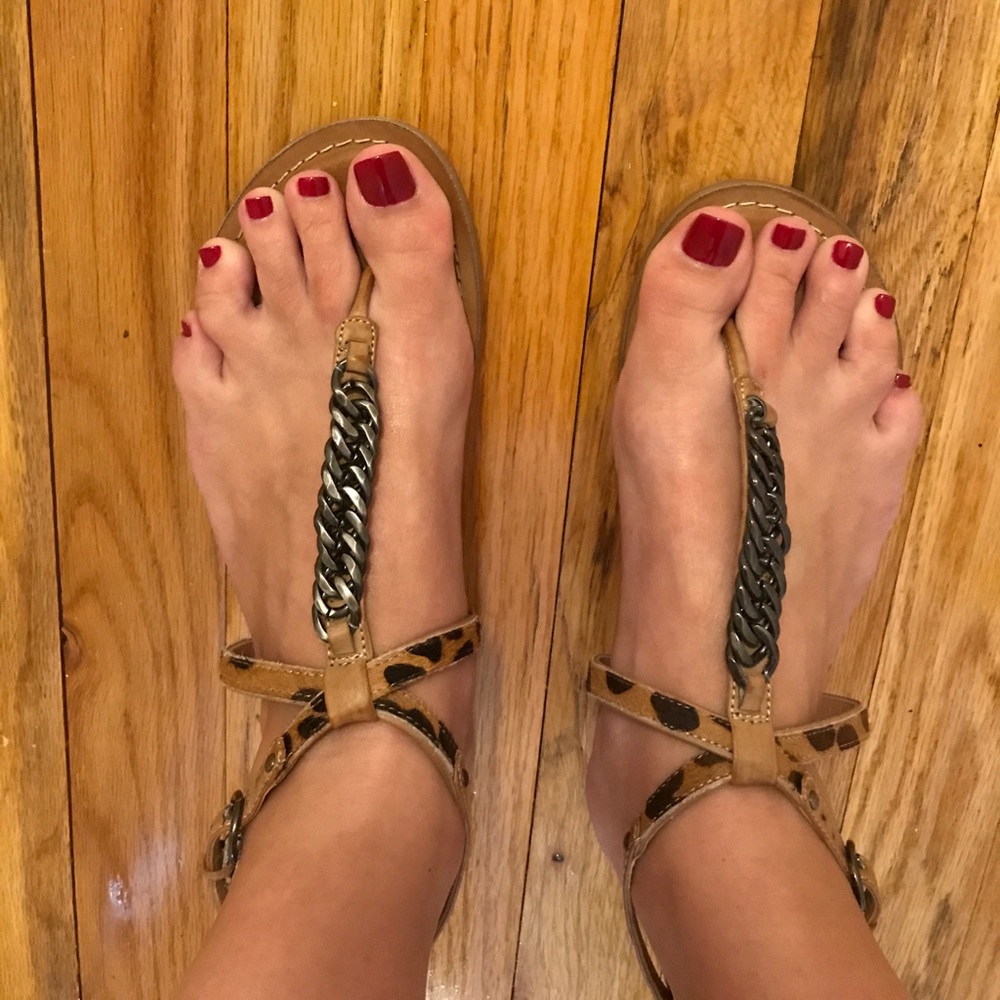 ❌SOLD❌Guess Sandals