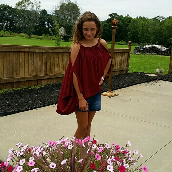 LAST 1 🍷Wine cold shoulder top🍷 - Picture 3 of 5