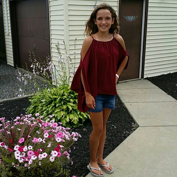 LAST 1 🍷Wine cold shoulder top🍷 - Picture 5 of 5