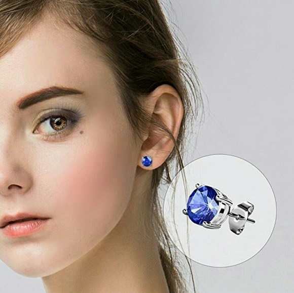 Set of 7 Swarovski Crystals Earrings Studs - Picture 2 of 4