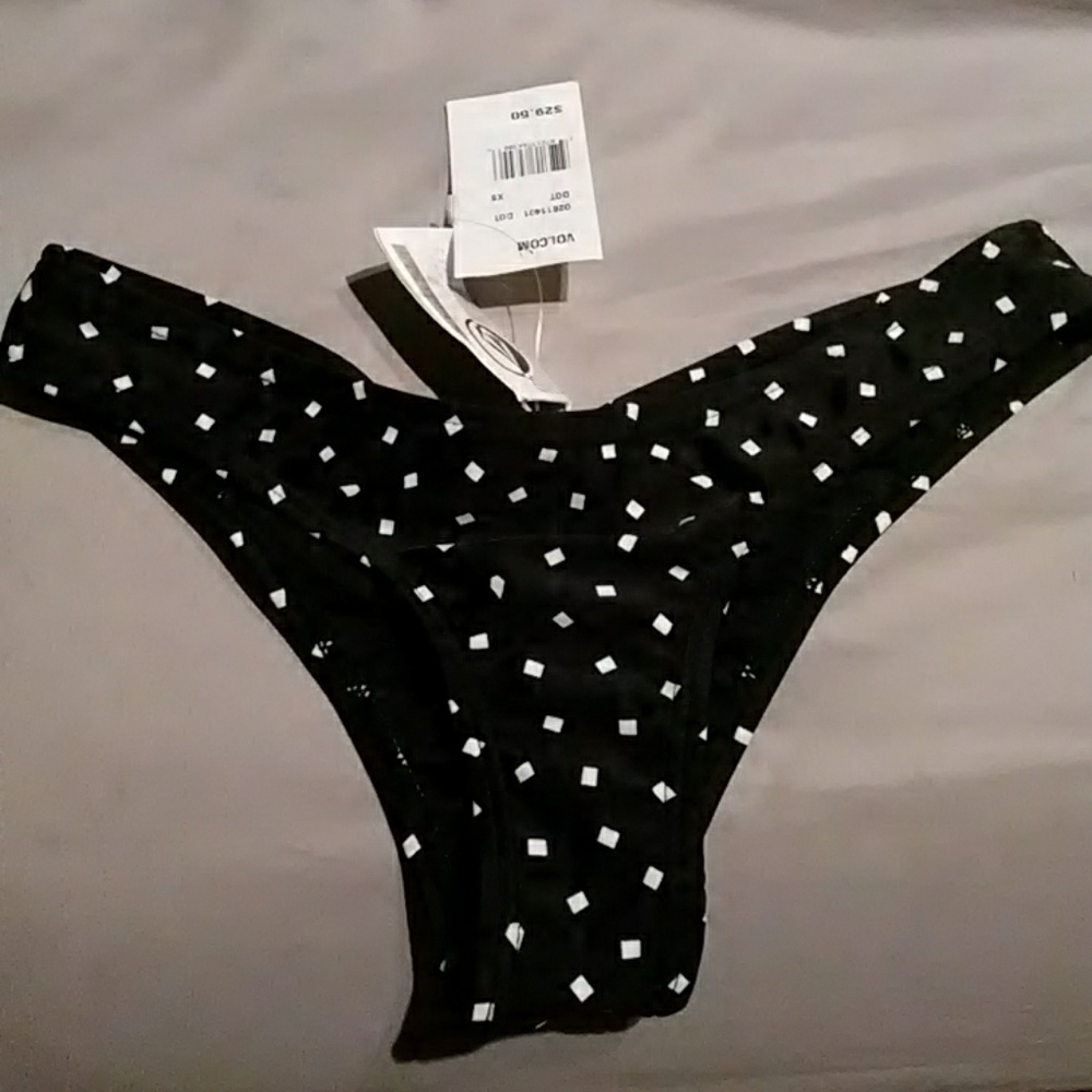 NWT Volcom cheeky bottoms