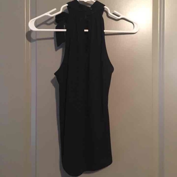 High-Neck Tie Tank Top - Picture 2 of 4