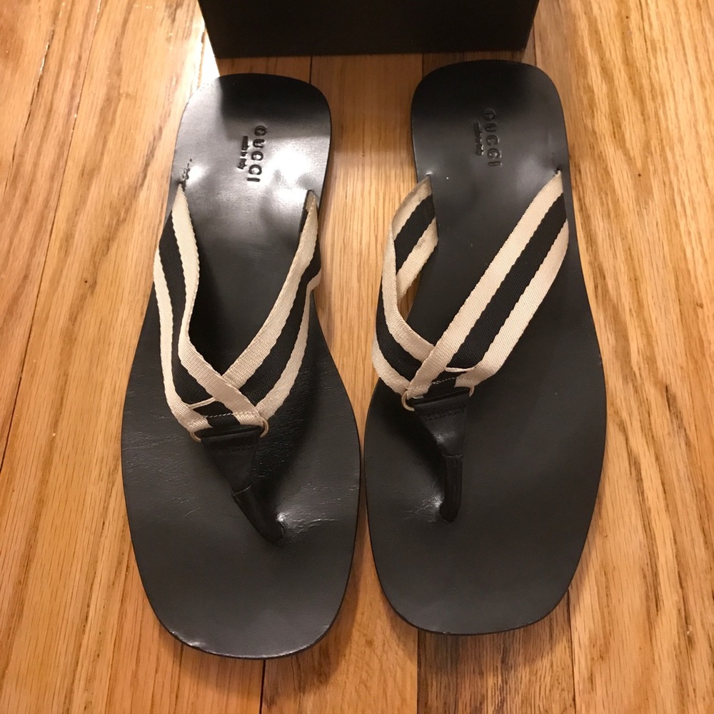 ⛔️SOLD⛔️Authentic Gucci slides