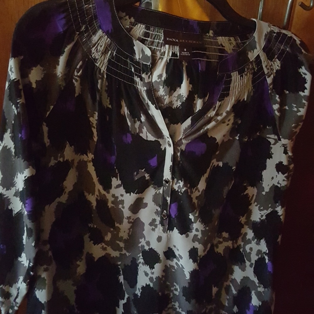 Long sleeve Dana Buchman blouse. Nwt