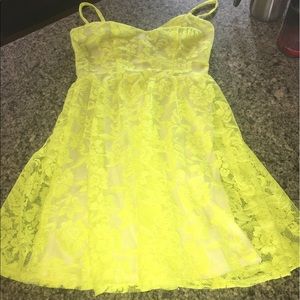 Yellow lace dress never worn size large