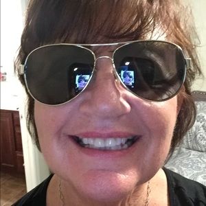 Meet your Posher, Janet