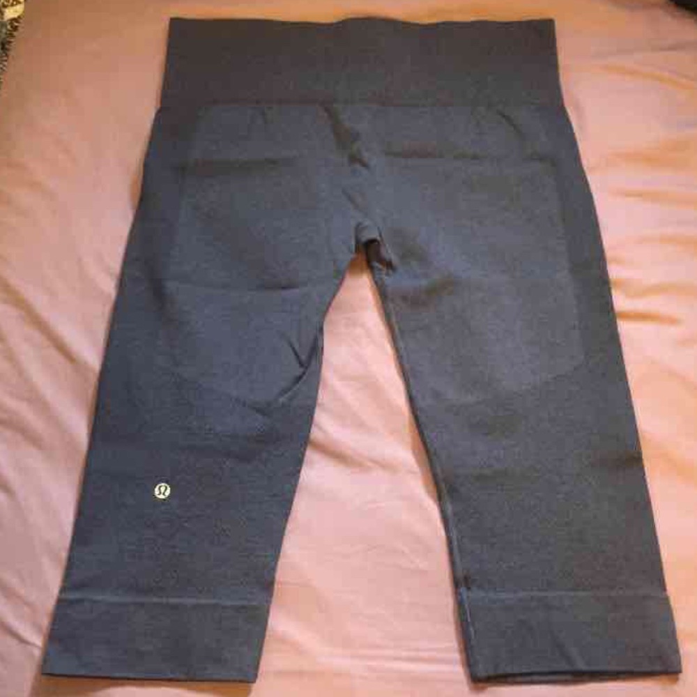 Lululemon size 12 Capri