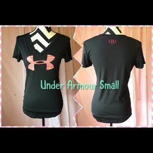 Ua Under Armour small black tee