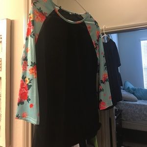 Floral sleeve shirt💜