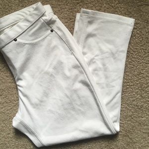 Vera Wang small white pull up legging.