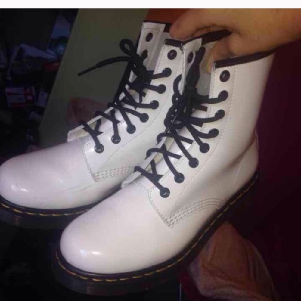 White dr martens