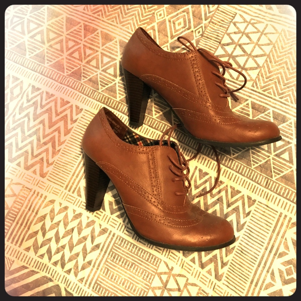 Adorable size 10 booties!