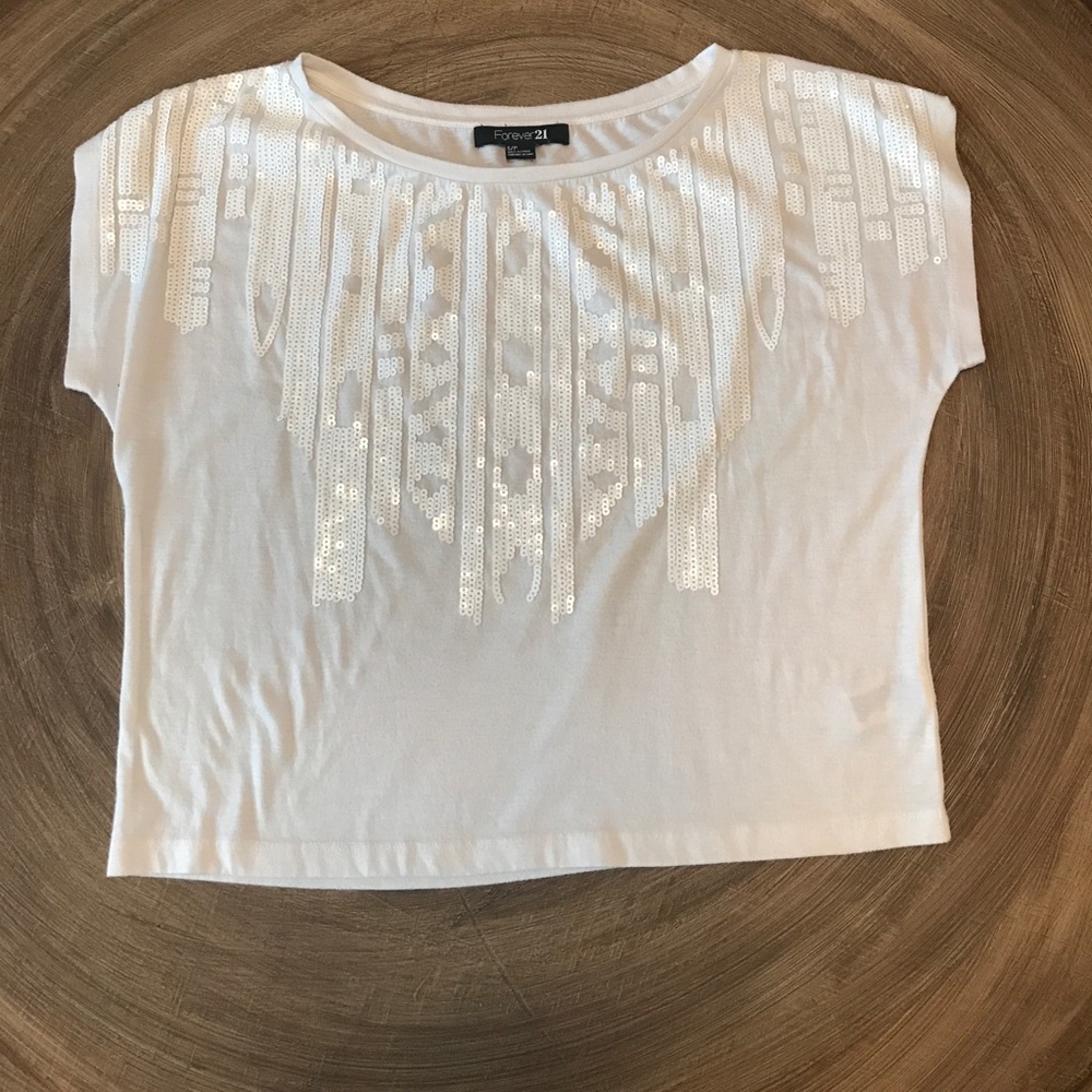 Loose Fit, White Shirt.