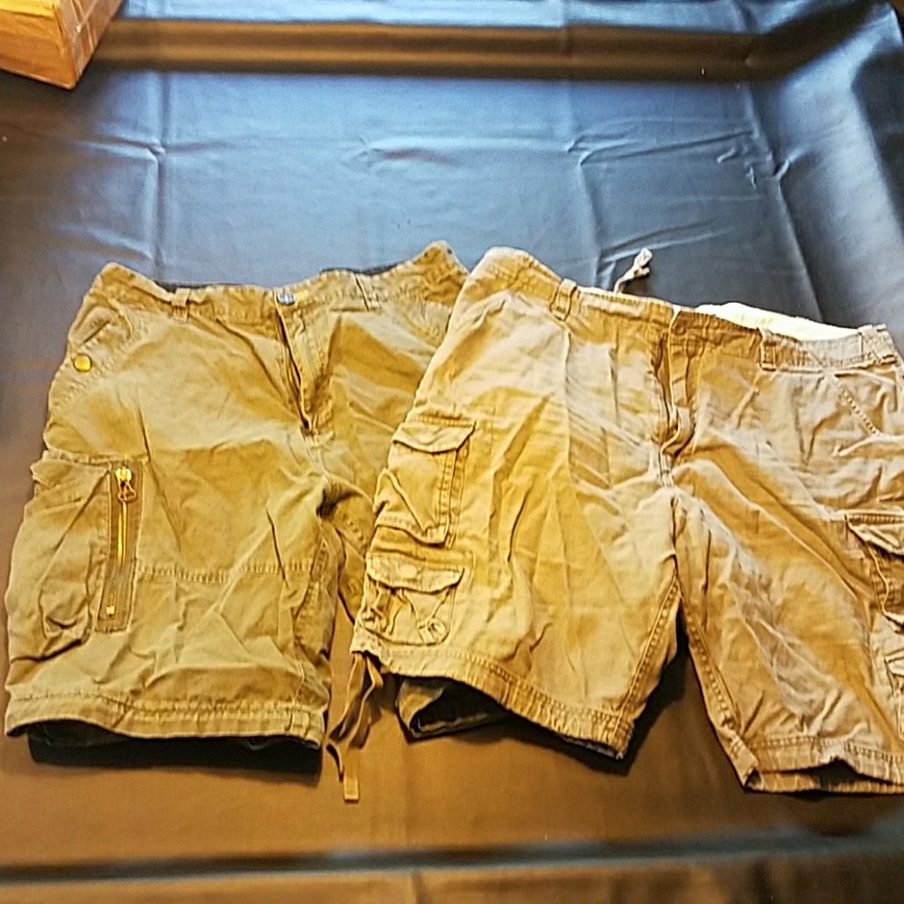 2 pairs of shorts