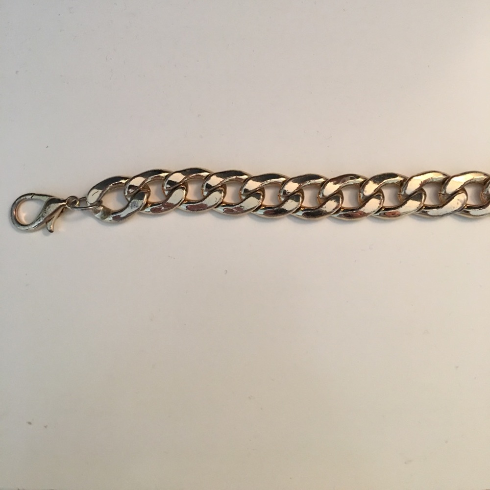 Gold chain bracelet