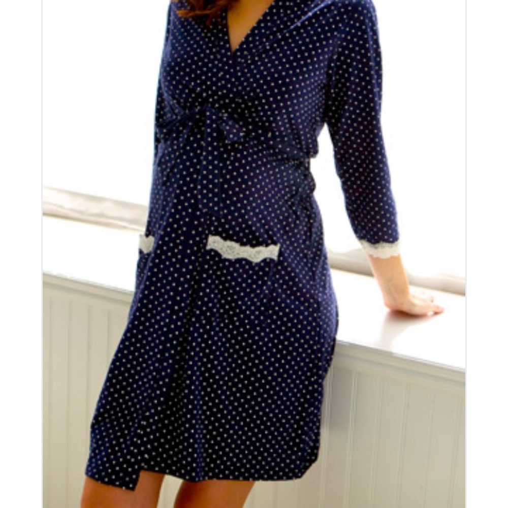 Belabumbum nursing robe