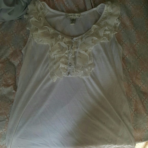 White ruffle blouse - Picture 1 of 4