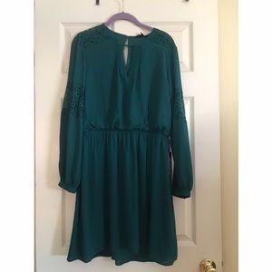 Green long sleeve lace express dress
