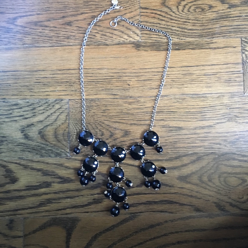 Black hanging jewel necklace
