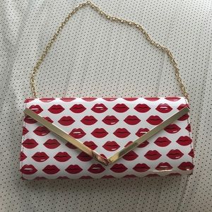 Aldo clutch