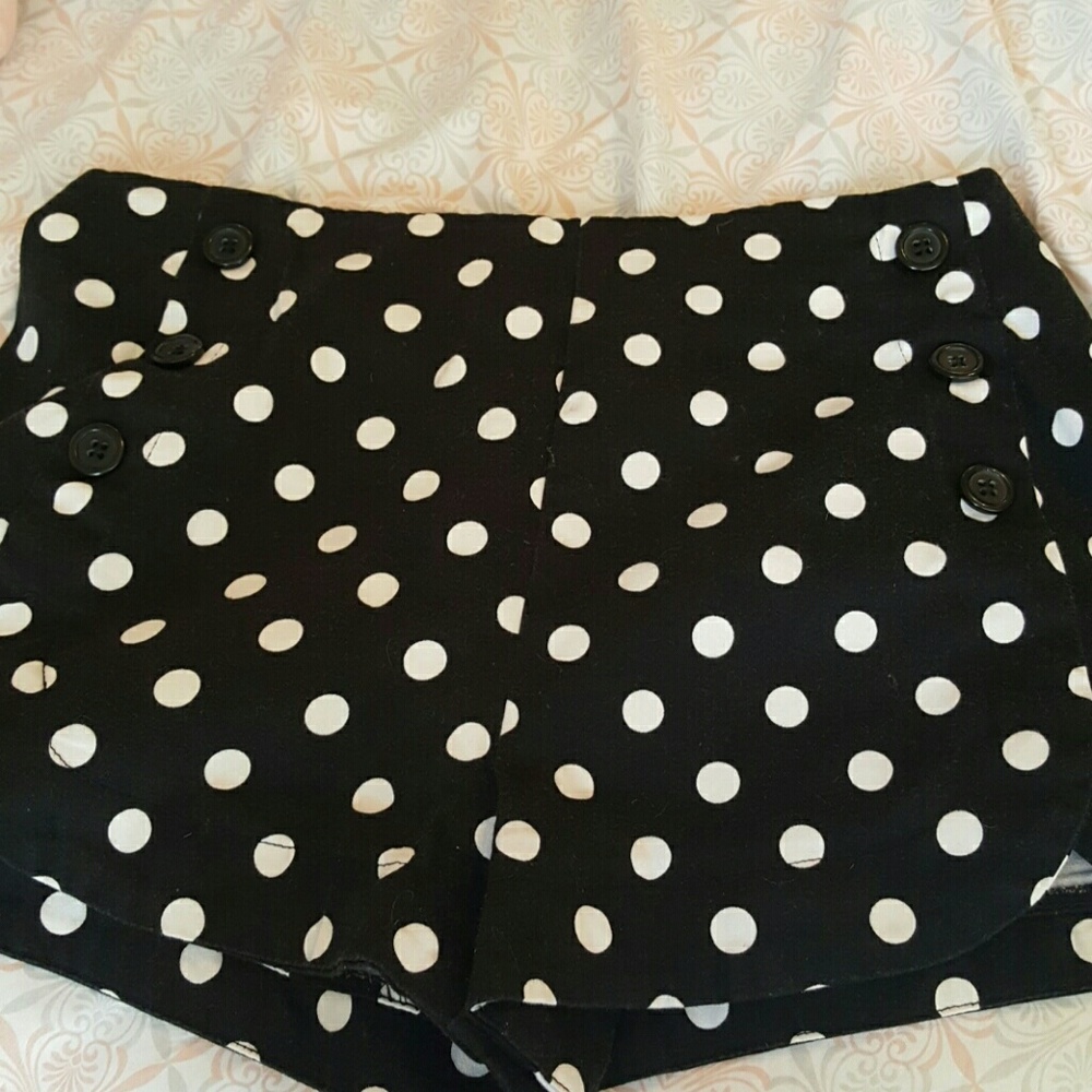 Polkadot shorts